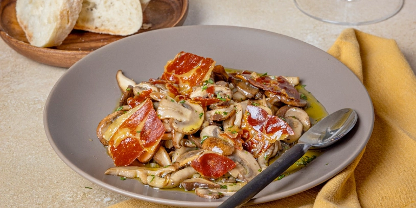 mushrooms - champiñones - serrano ham - jamón serrano