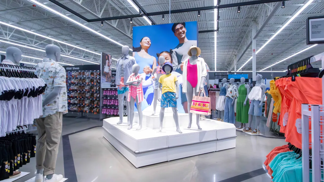 cypress-texas-supercenter-summer-fashion-display