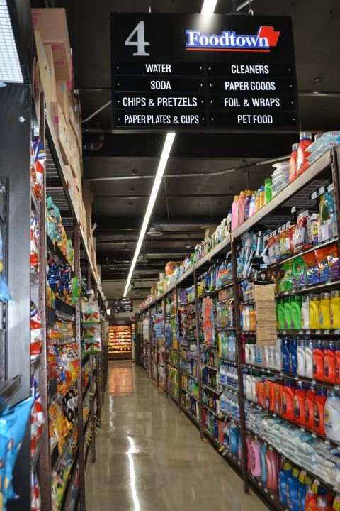El nuevo Foodtown de 12,000 pies cuadrados fue diseñado pensando en la comunidad.