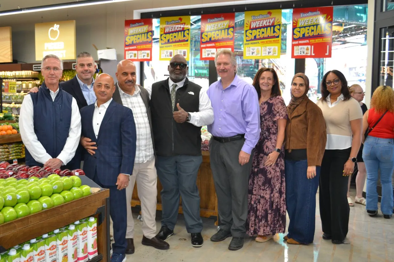 Foodtown está ubicado en el 960 de Halsey Street, Brooklyn, NY 11233.
